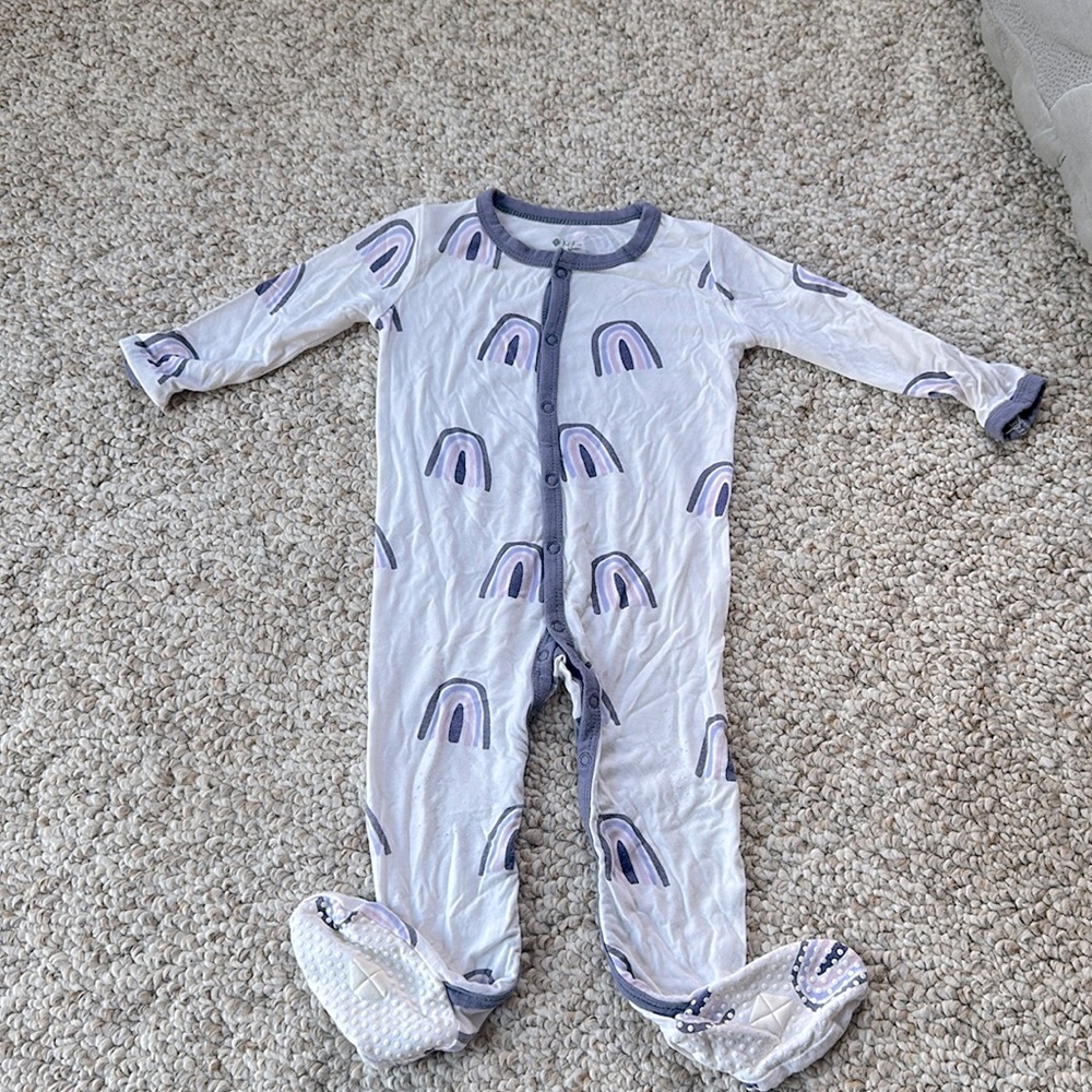 Kyte baby footie with snaps